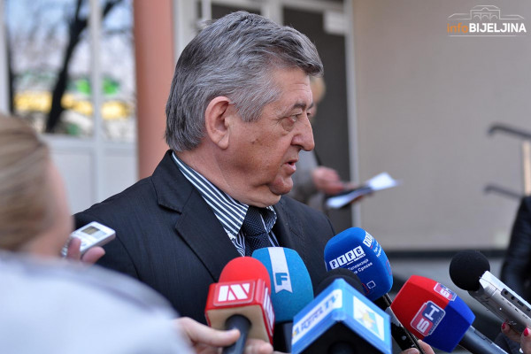 Mićić: Grad će pomoći migrantima na putu do Evrope