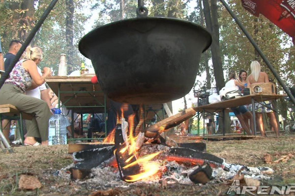 Tradicionalna manifestacija u nedelju