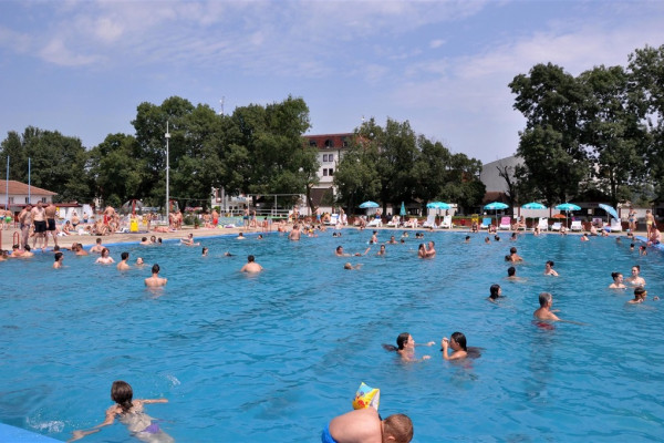 Milorad Zekić, direktor Banje Dvorovi: Razmišljamo o natkrivanju jednog od postojećih bazena