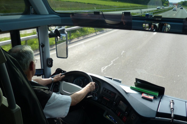 Vozač autobusa umro za volanom