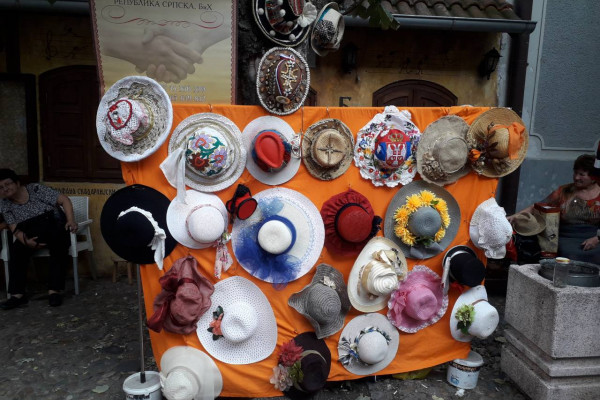 Semberci imaju najljepši etno – šešir u Beogradu