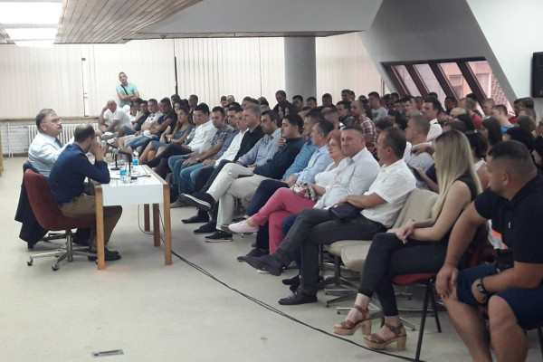 Ivanić razgovarao sa mladim Bijeljincima