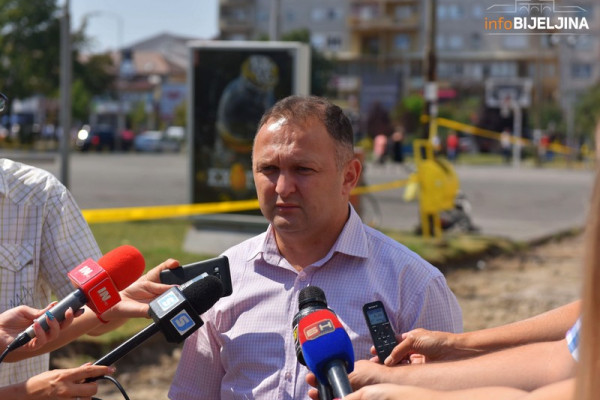 Stojanović ne odgovara zašto nije urađeno ono što je najavljeno