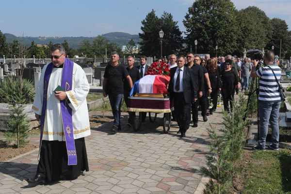 Hiljade ljudi na sahrani Marijana Beneša