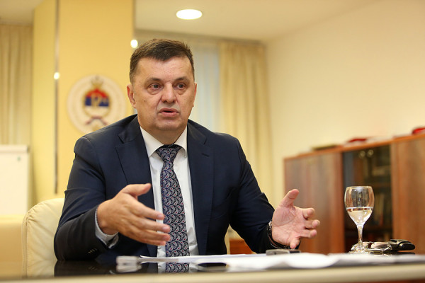 Tegeltija: Poslodavci da povećaju plate kako je predviđeno