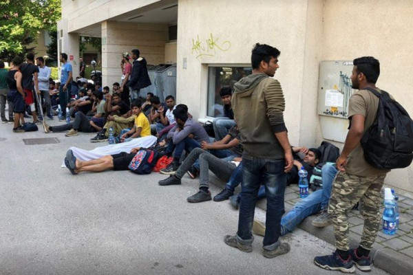 Političari se bave izborima, a migranti nadiru u BiH