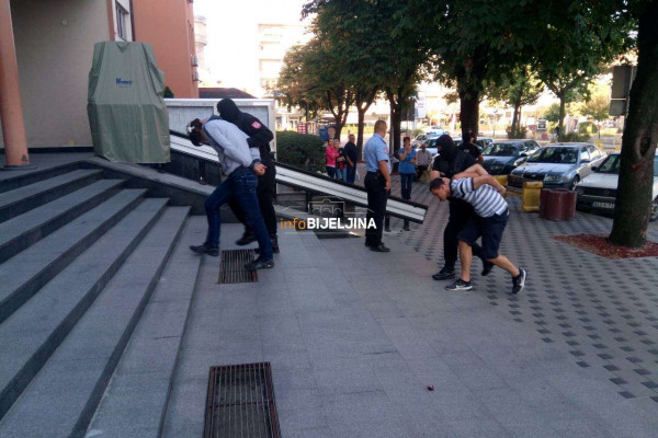 Učesnici tuče u Dvorovima predati Tužilaštvu /FOTO/