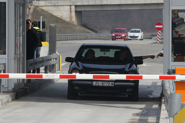 Osobe sa invaliditetom plaćaju putarinu na autoputevima RS