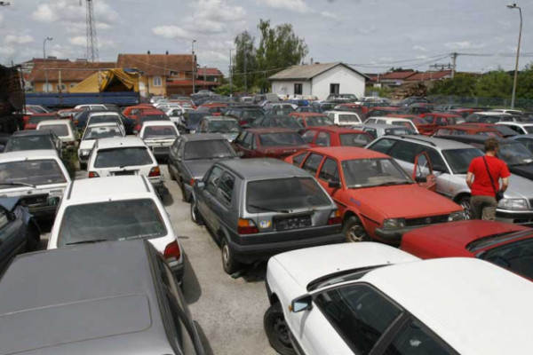 Zaplijenjena vozila na uništenje čekaju po 12 godina