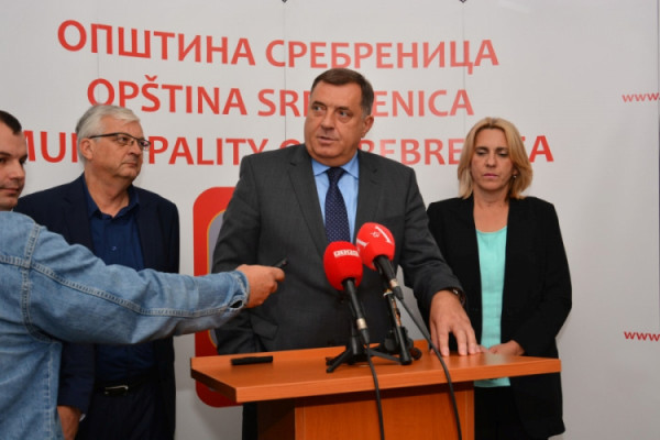 Dodik: Srbija donirala pet sanitetskih vozila Srpskoj