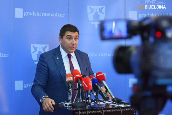 Stevanović: Naoružani migranti ogolili bezbjednosni rizik