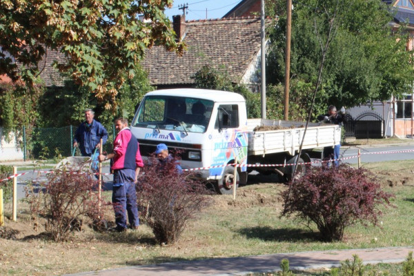 Uskoro ograda oko parka u naselju Ledinci