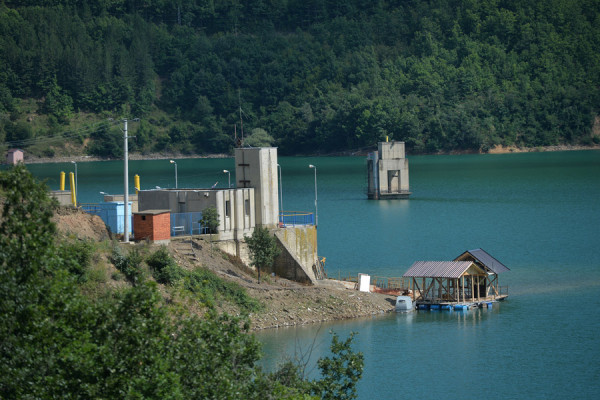 "Specijalci kosovske policije ušli u centar u Z. Potoku"