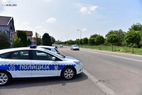 "Alo": Autobusi u Sarajevu spremni da krenu na Trg Krajine, dijele se dnevnice