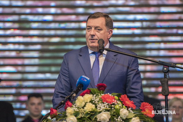 Dodik: Očekujem pobjedu koja će negirati sve priče o Srpskoj kao podijeljenom društvu