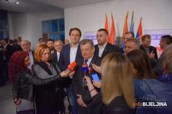 Dodik i Mićić na kafi, daleko od očiju javnosti?