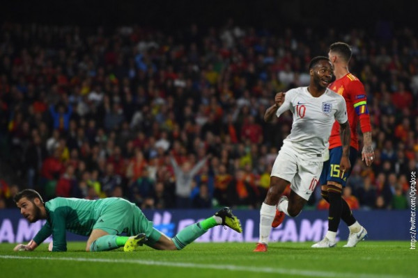 Španci napadali, Englezi davali golove