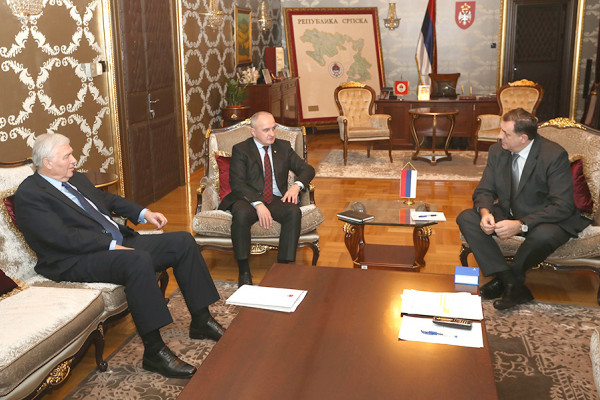 Dodik smjenjuje više od 50 funkcionera
