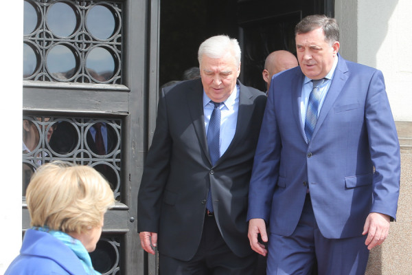 „NEMOJ IH SMJENJIVATI DOK JA NE ODEM“ Šta su Dodik i Pavić rekli jedan drugom u Palati Republike