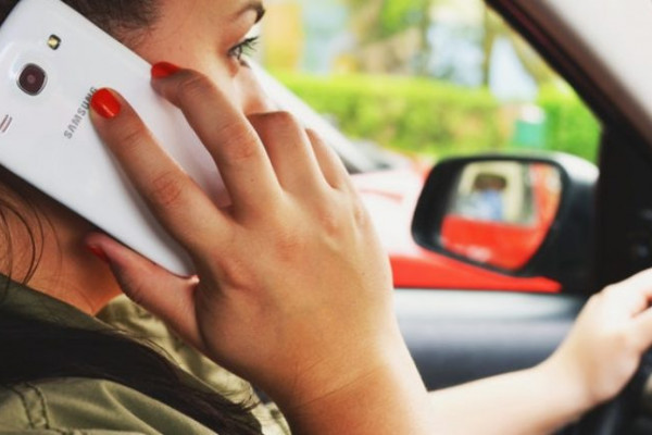 6,5 odsto građana Srpske telefonira dok vozi