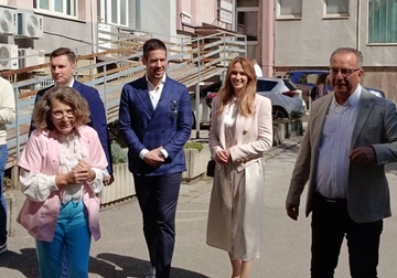  Nikola Rokvić donirao milione dinara koje je prikupio na hodočašću