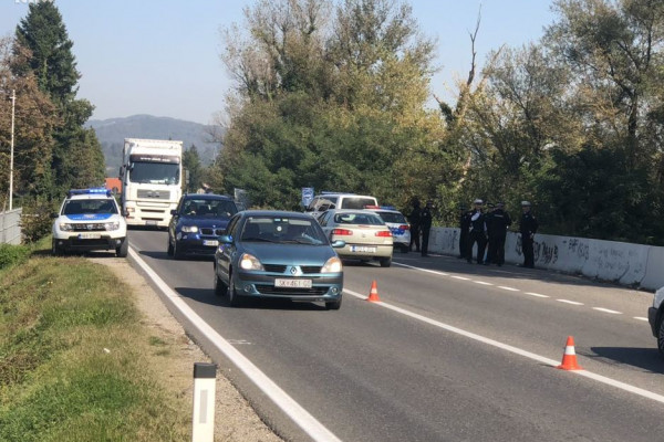 Policija Srpske pretražuje teren i aktivno radi na pronalasku ubica policajaca