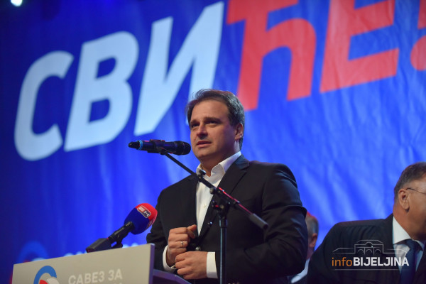 Večernje Novosti: Govedarica koči srpski blok
