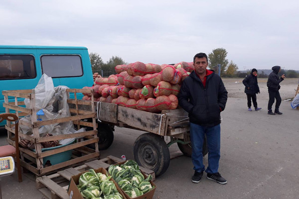 Kvantaška pijaca u Bijeljini prepuna povrćem: Ponuda dobra, ali građani slabo kupuju