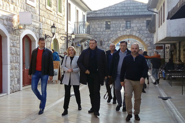 Dodik: Dovesti banjsku vodu do Andrićgrada, da se grade novi sadržaji