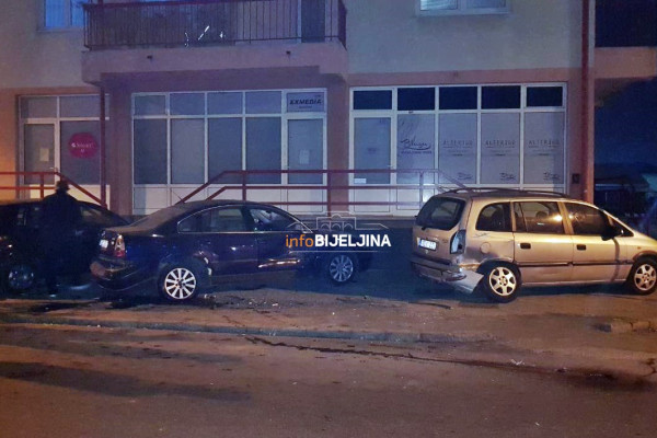 Pijani vozač polupao četiri parkirana automobila u Bijeljini /FOTO/