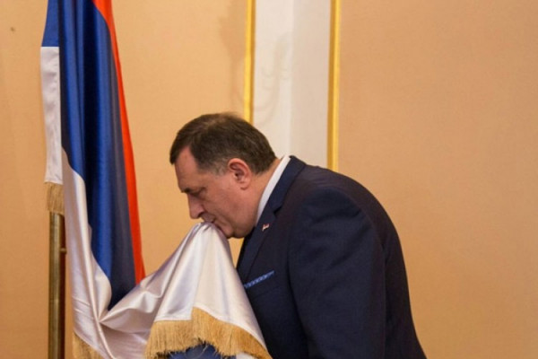 Dodiku prijećeno smrću zbog zastave Srpske u Predsjedništvu BiH