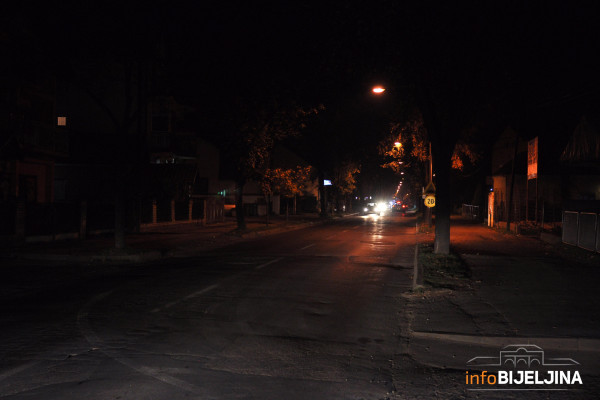 Bijeljina ima veoma lošu javnu rasvjetu, lokalna vlast nemoćna da riješi ovaj problem