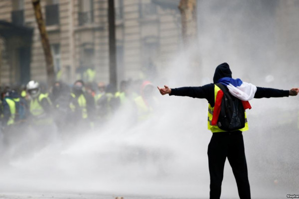 Protesti "žutih prsluka": Borba srednje klase protiv elite