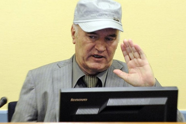 General Mladić dolazi da obiđe grobove najbližih