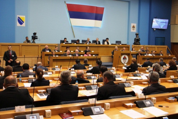 Dug RS oko 5,4 milijarde KM