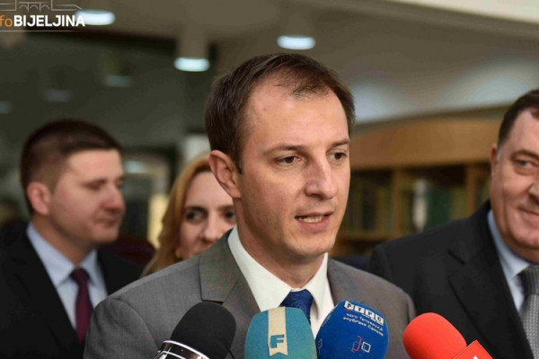 Ćorić: Govedarica žali za stranačkim uhljebima