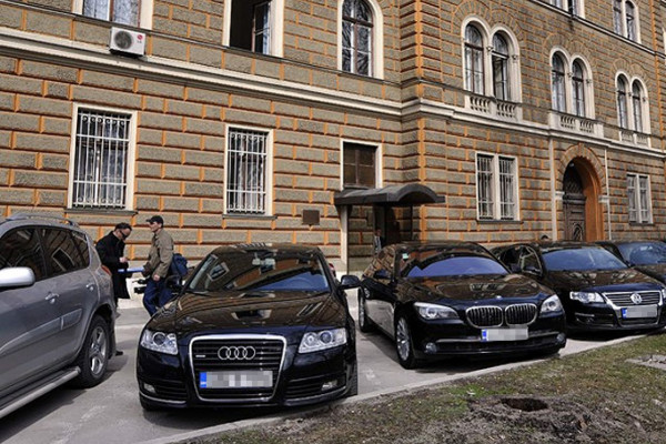 Institucije u BiH na kupovinu i održavanje automobila potrošile skoro 36 miliona KM