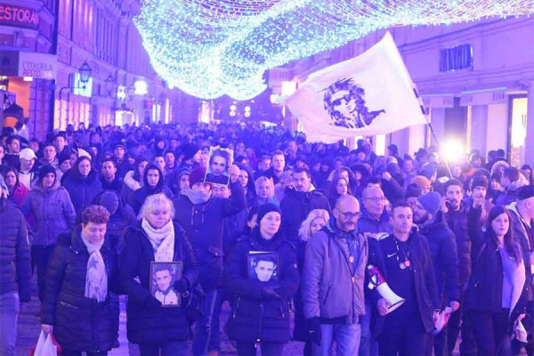 Više hiljada ljudi podržalo porodicu Dragičević
