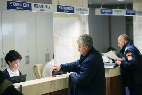 SKUPLJA REGISTRACIJA Od Nove godine vozači plaćaju i ekološku naknadu