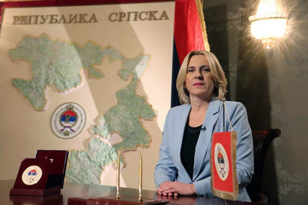 Cvijanovićeva čestitala Božić