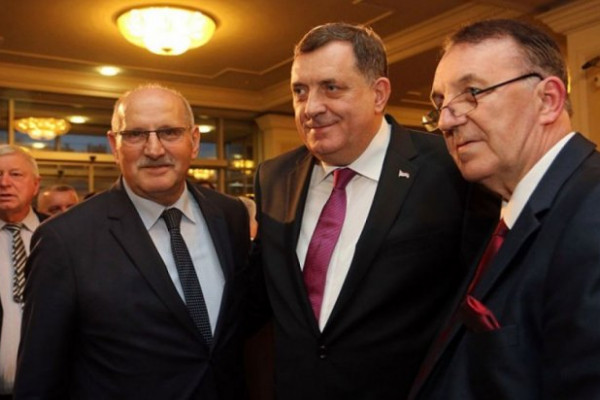 Ambasador Hrvatske u BiH smijenjen jer je 9. januara bio u Banjaluci?