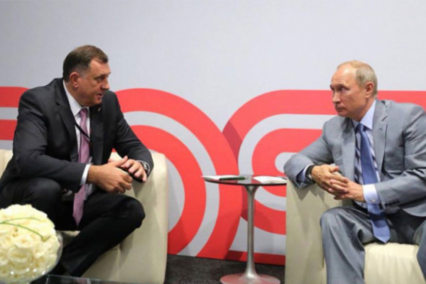 Putin dolazi s porukama mira i podrške Srbima