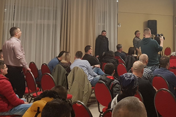 Bijeljina – Verbalni incident na tribini Ivana Pernara