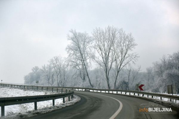 Putevi očišćeni, preventivno se posipaju solju