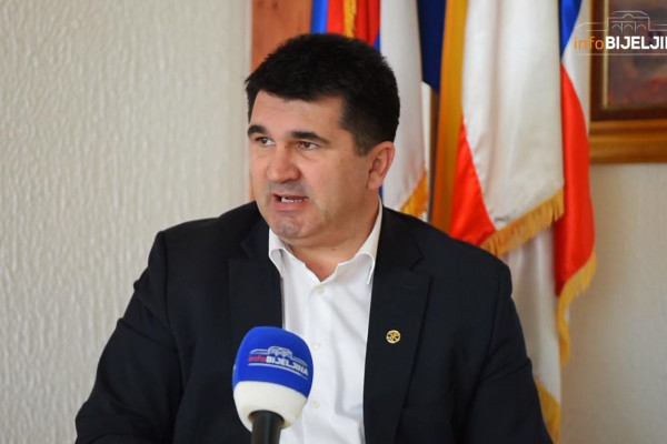 INTERVJU Rado Savić, načelnik Lopara: Opština se razvija, nudi posao i opstanak /VIDEO/
