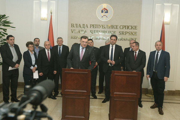Kako stvoriti društvo u kojem političari neće biti glavne zvijezde