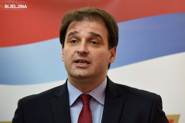 Govedarica usamljen u pregovorima
