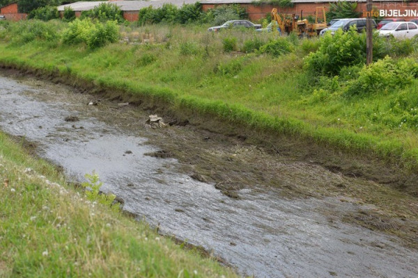 Obale kanala Dašnica puste: Zabrinuti ribolovci čekaju poribljavanje