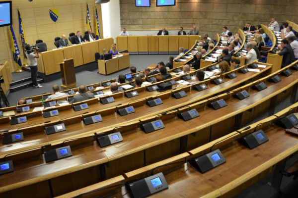Klub Srba opet nije popunjen!