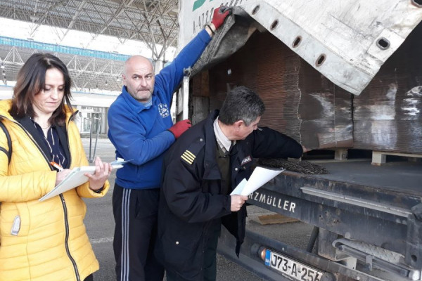 Rača: Vozače upozoravaju o zdravstvenoj ispravnosti drvene amabalaže